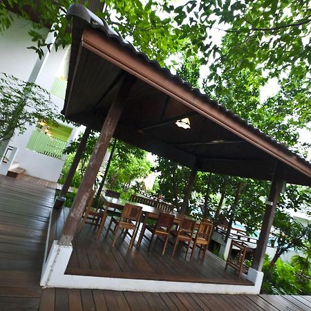 Tree House Hotel Sisaket Zewnętrze zdjęcie