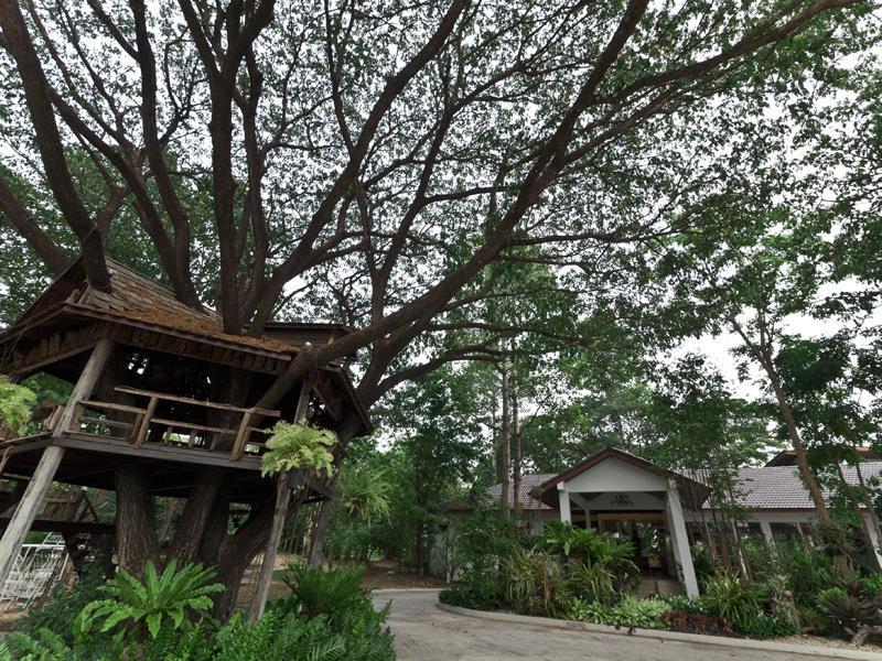 Tree House Hotel Sisaket Zewnętrze zdjęcie