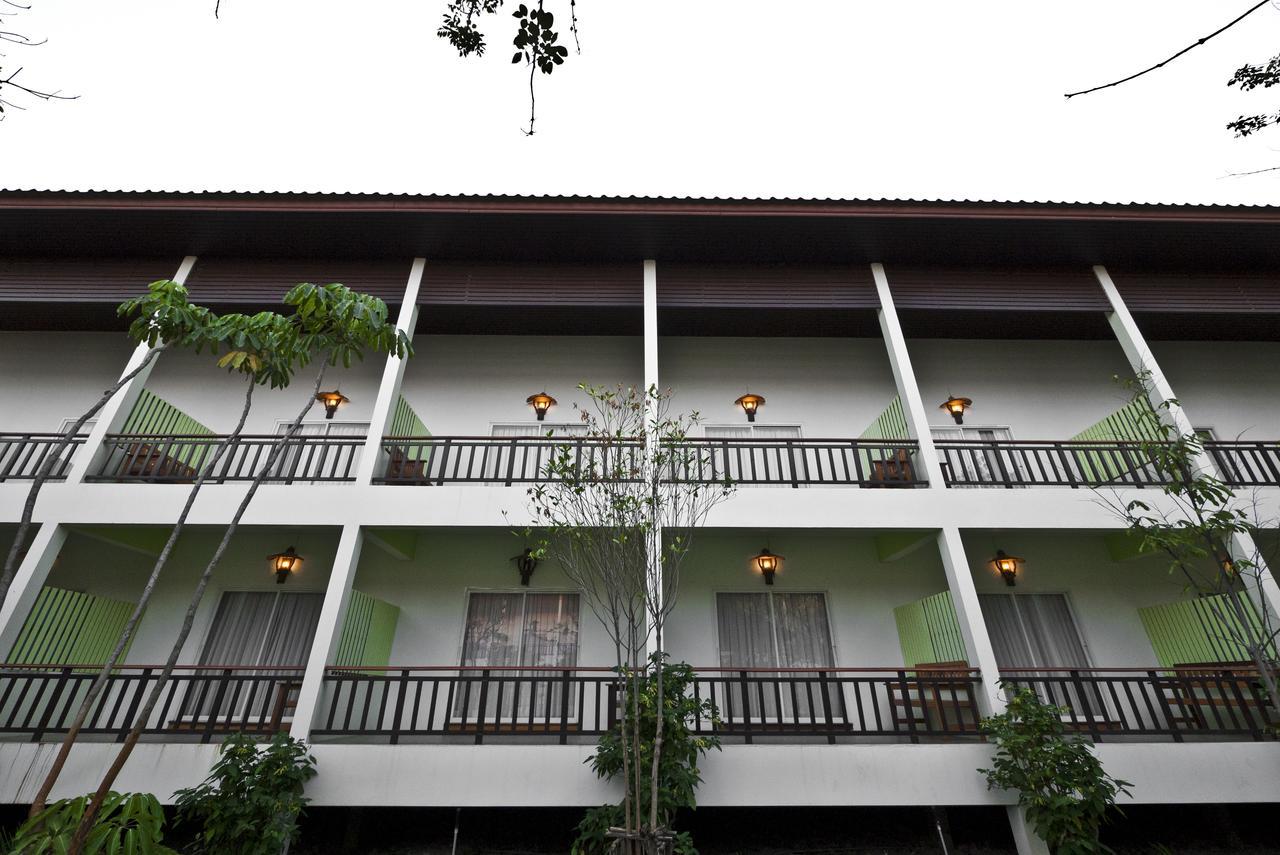 Tree House Hotel Sisaket Zewnętrze zdjęcie