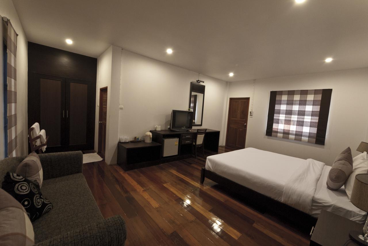 Tree House Hotel Sisaket Zewnętrze zdjęcie
