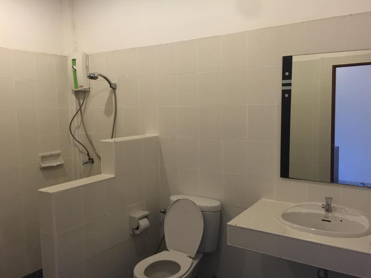 Tree House Hotel Sisaket Zewnętrze zdjęcie