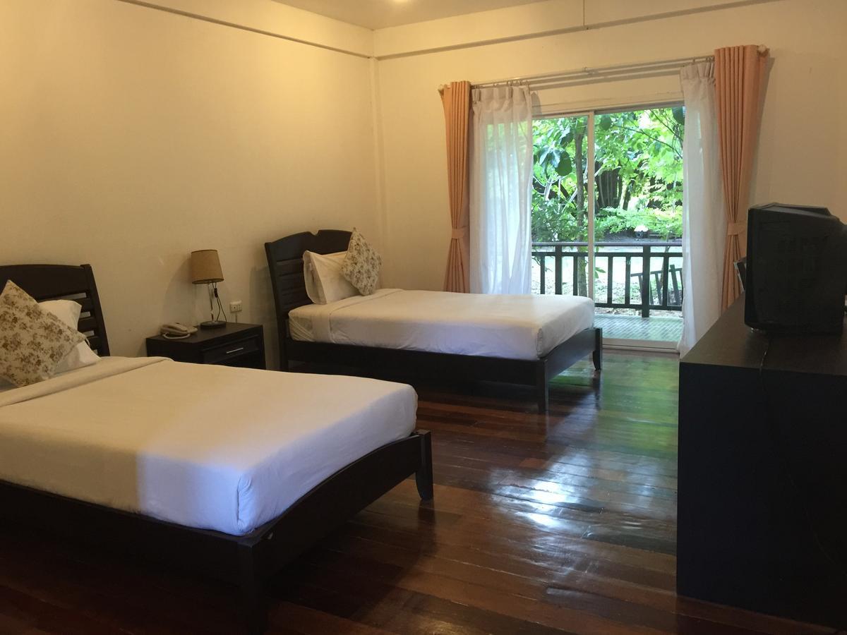 Tree House Hotel Sisaket Zewnętrze zdjęcie