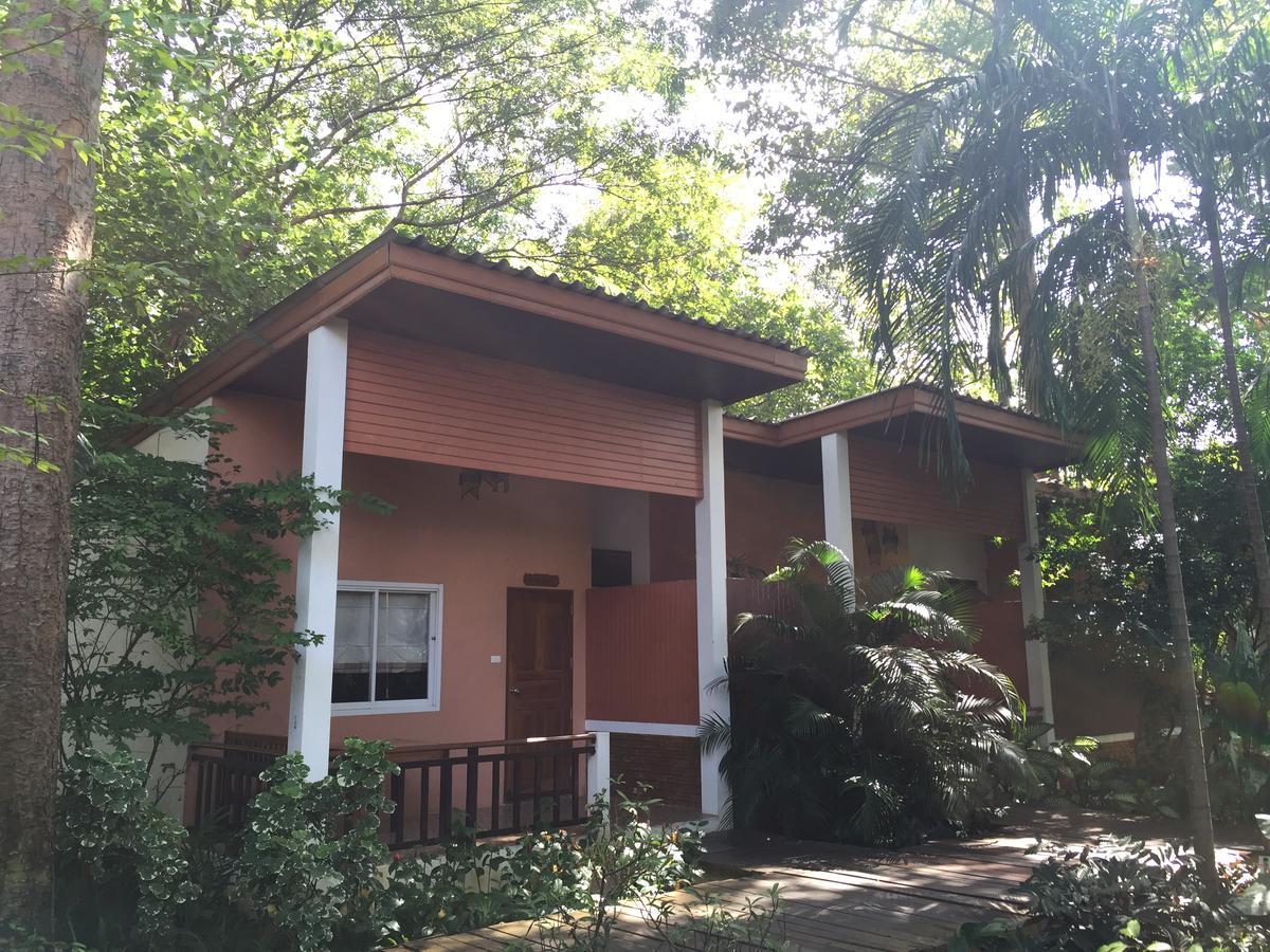 Tree House Hotel Sisaket Zewnętrze zdjęcie